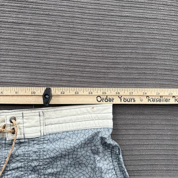 Howler Brothers Shorts Mens 32 Gray Geometric Boardshort Swim Trunks Hybrid - Picture 5 of 8